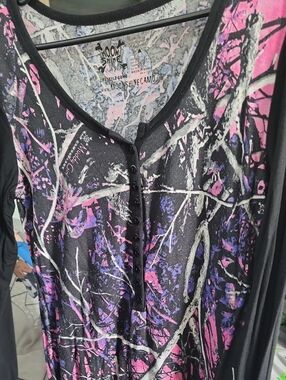 Moonshine Brand Lightweight Muddy Girl Henley